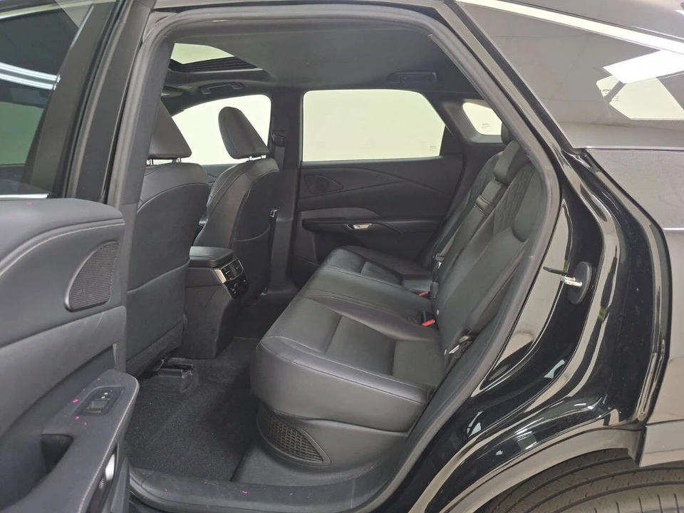 2023 Lexus RX 5th Gen - Image 4 of 12