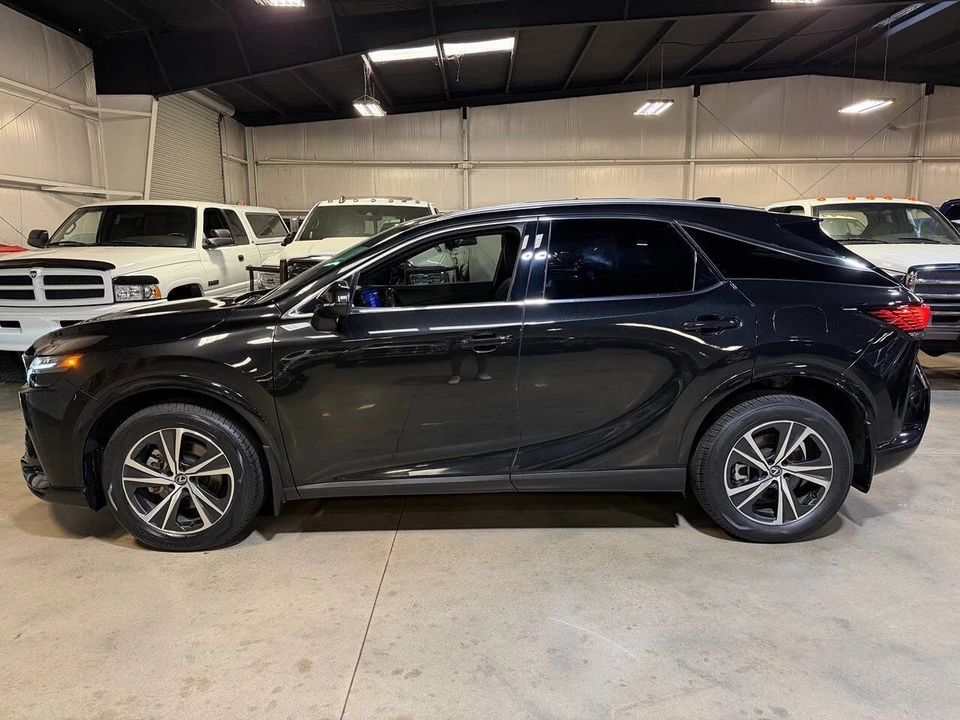 2023 Lexus RX 5th Gen - Image 5 of 12