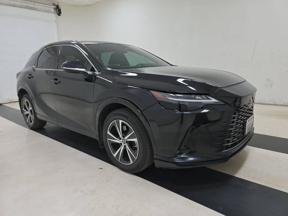 2023 Lexus RX 5th Gen - Image 8 of 12