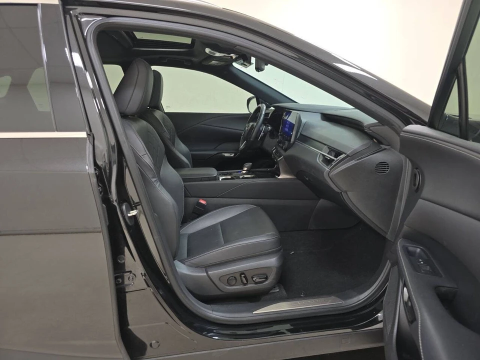 2023 Lexus RX 5th Gen - Image 11 of 12