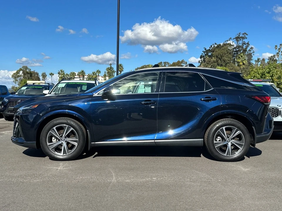 2023 Lexus RX 5th Gen - Image 6 of 12
