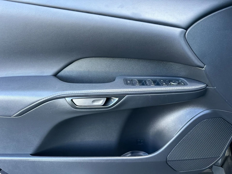 2023 Lexus RX 5th Gen - Image 11 of 12