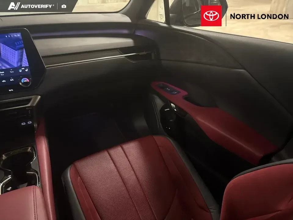 2023 Lexus RX 5th Gen - Image 17 of 20