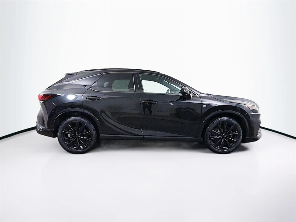 2023 Lexus RX 5th Gen - Image 9 of 12