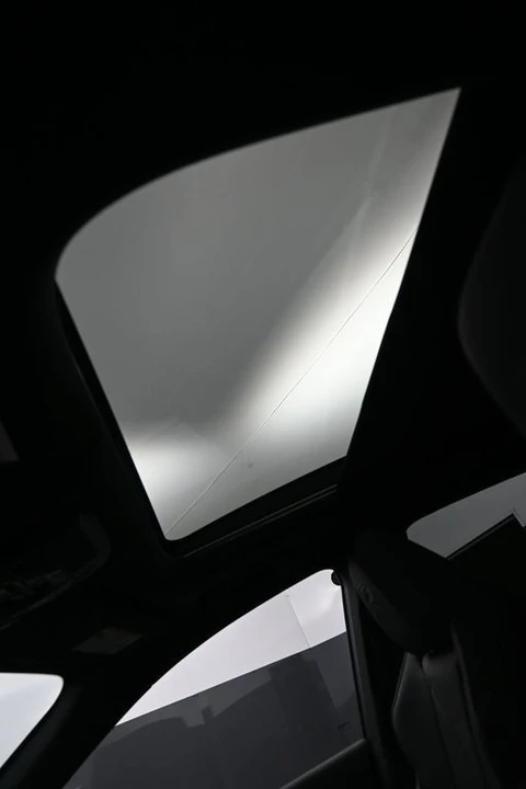2023 Lexus RX 5th Gen - Image 19 of 21
