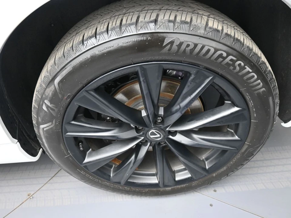 2023 Lexus RX 5th Gen - Image 15 of 21