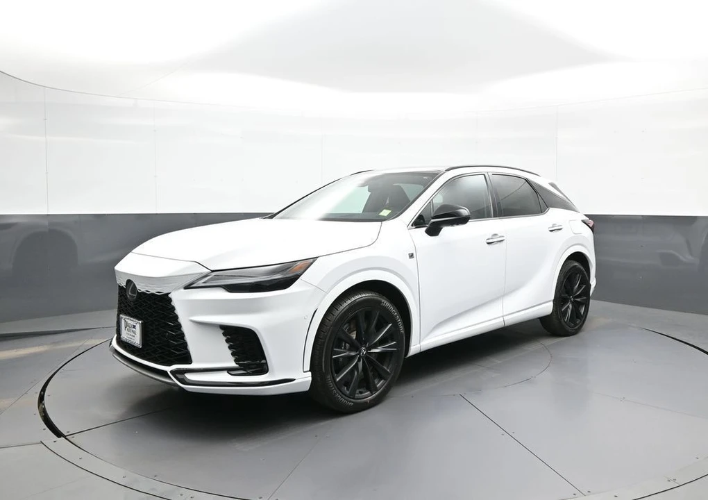 2023 Lexus RX 5th Gen - Image 10 of 21