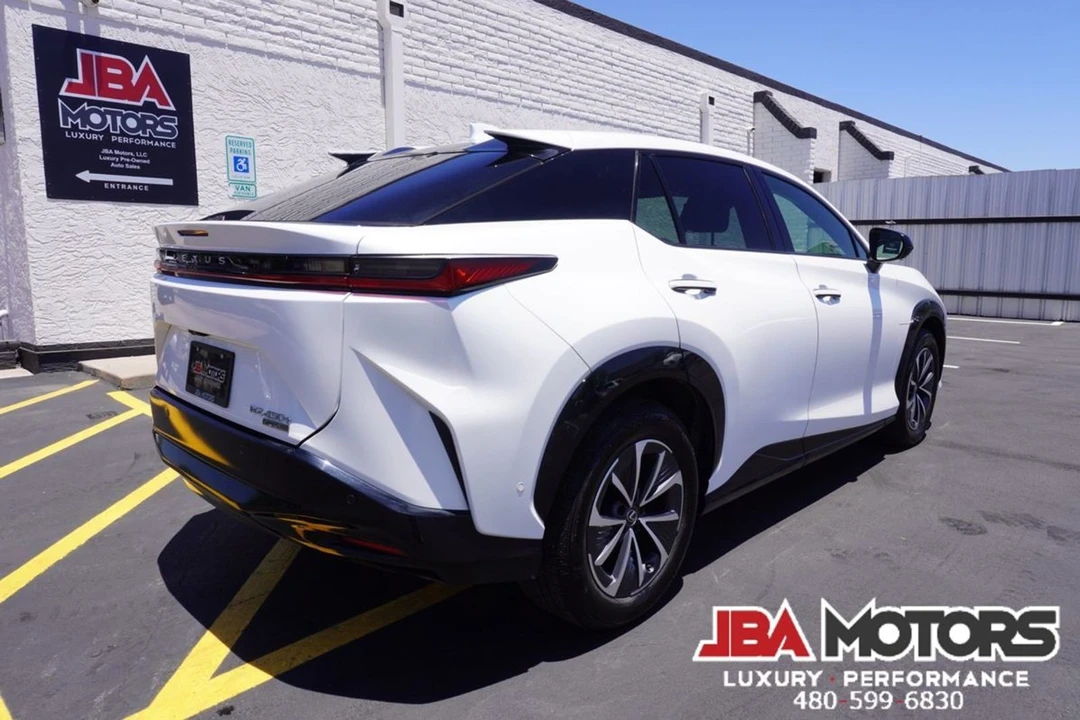 2023 Lexus - Image 3 of 12