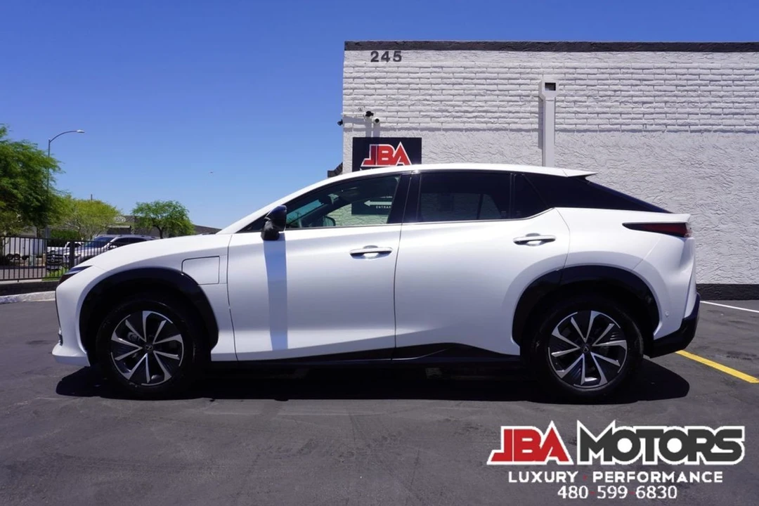 2023 Lexus - Image 12 of 12