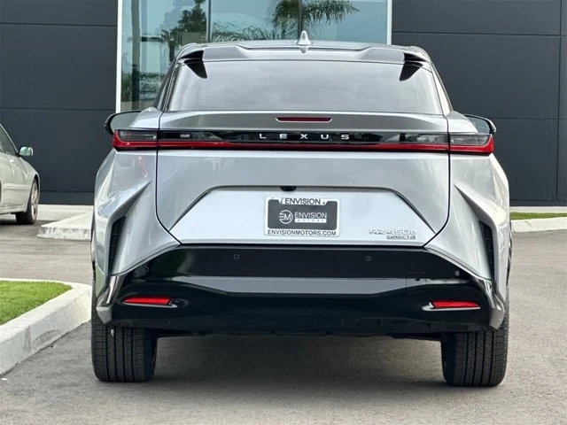 2023 Lexus - Image 4 of 12