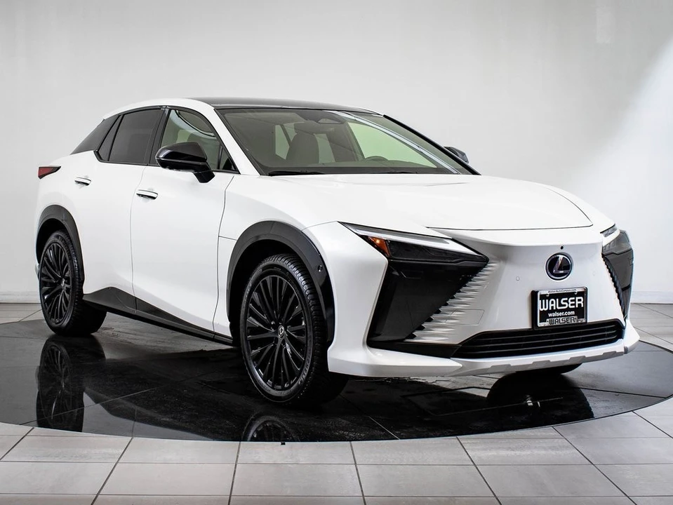 2023 Lexus - Image 5 of 21