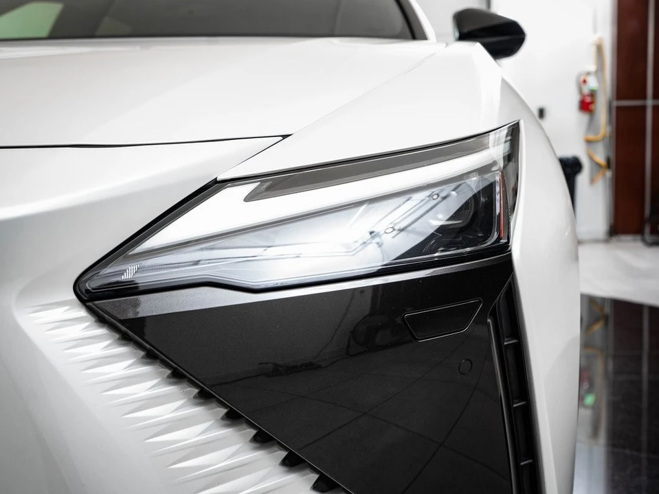 2023 Lexus - Image 15 of 21
