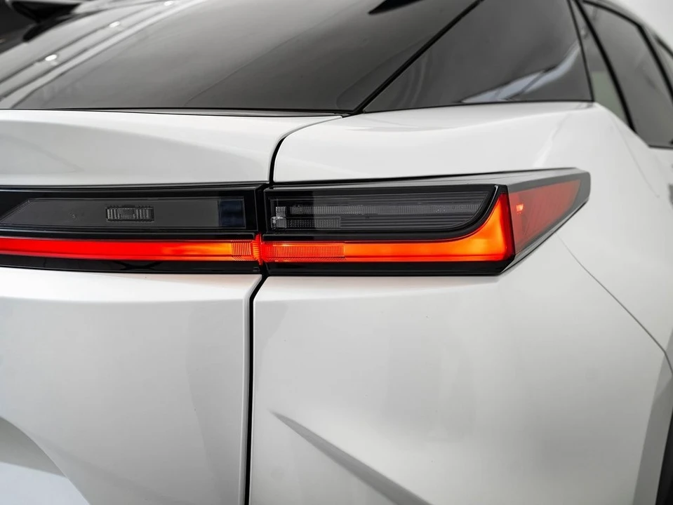 2023 Lexus - Image 9 of 21