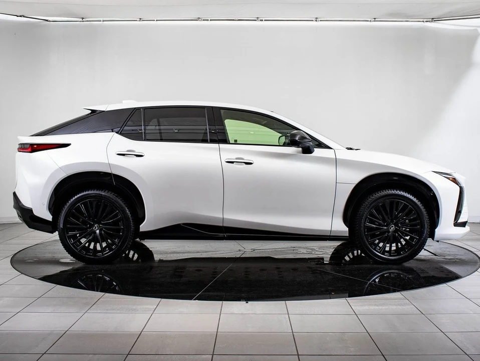2023 Lexus - Image 6 of 21