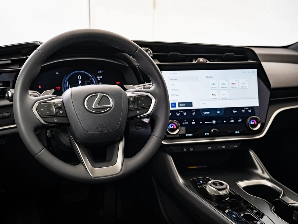 2023 Lexus - Image 4 of 21