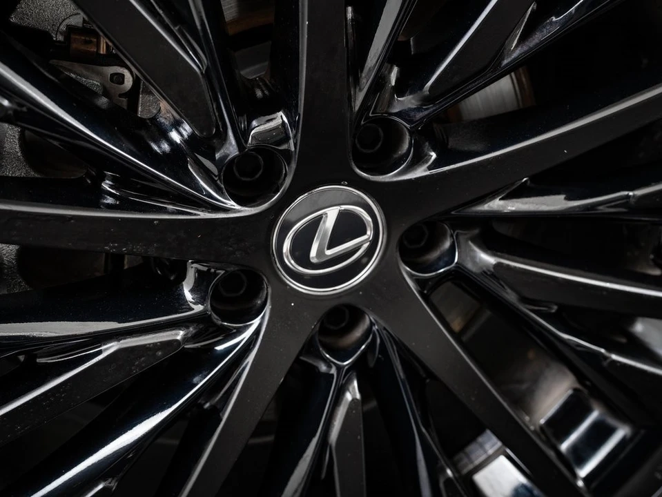 2023 Lexus - Image 8 of 21