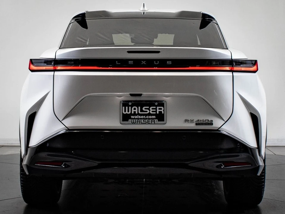 2023 Lexus - Image 10 of 21