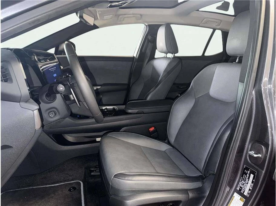 2023 Lexus - Image 4 of 30