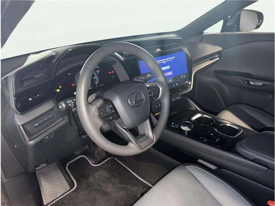 2023 Lexus - Image 3 of 30