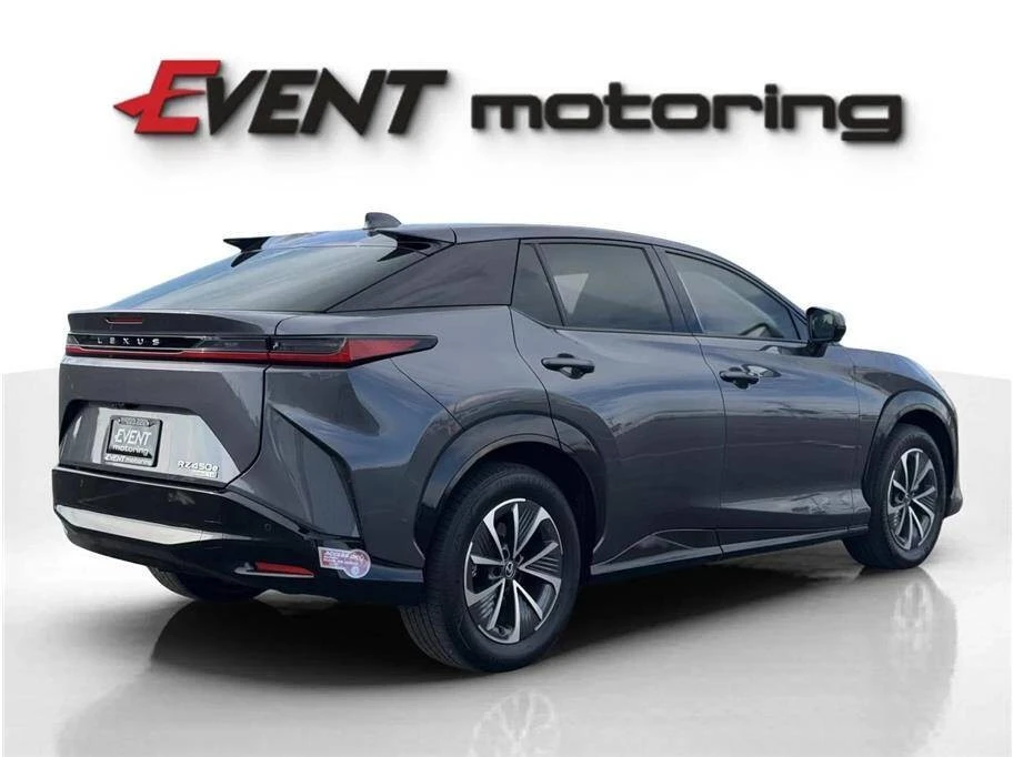 2023 Lexus - Image 14 of 30