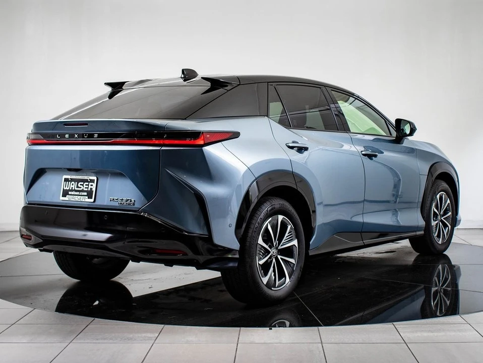 2023 Lexus - Image 7 of 21
