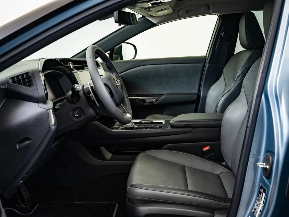 2023 Lexus - Image 20 of 21