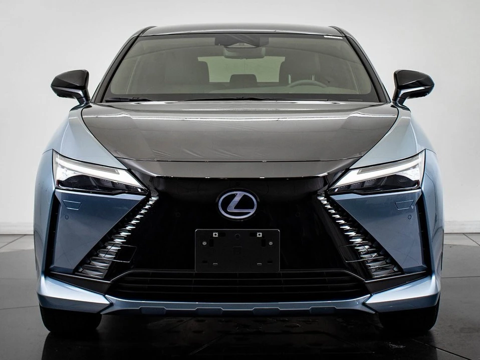 2023 Lexus - Image 2 of 21