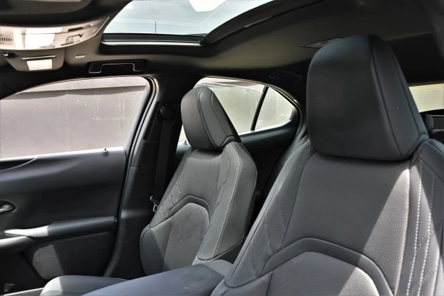 2023 Lexus NX - Image 10 of 18
