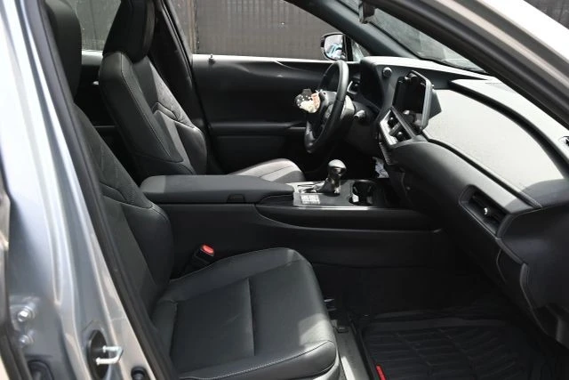 2023 Lexus NX - Image 11 of 18