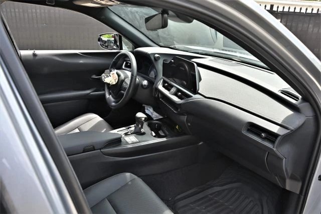 2023 Lexus NX - Image 12 of 18