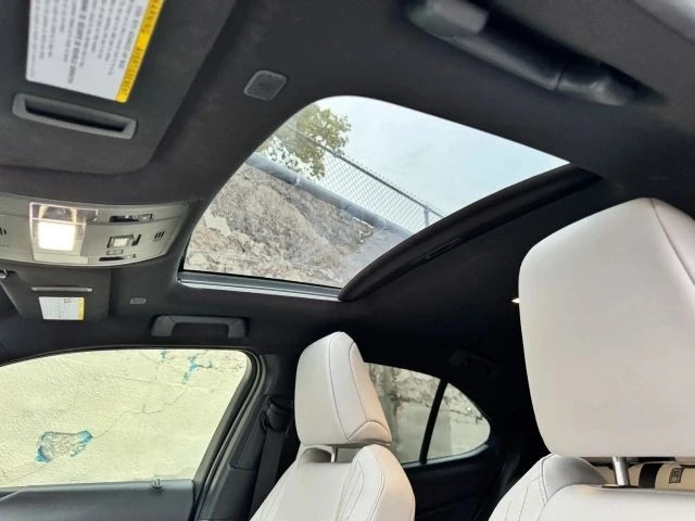 2023 Lexus - Image 19 of 21