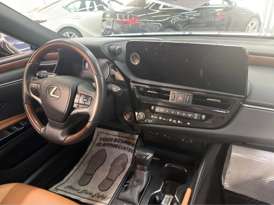 2023 Lexus ES 7th Gen - Image 7 of 7