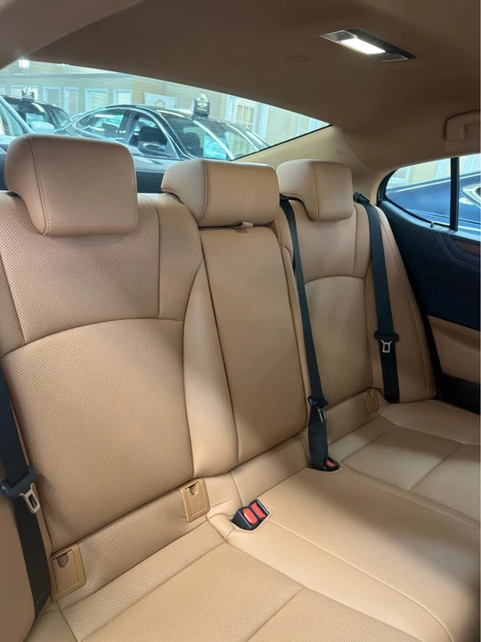 2023 Lexus ES 7th Gen - Image 5 of 7