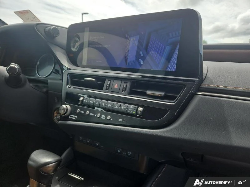 2023 Lexus ES 7th Gen - Image 13 of 19