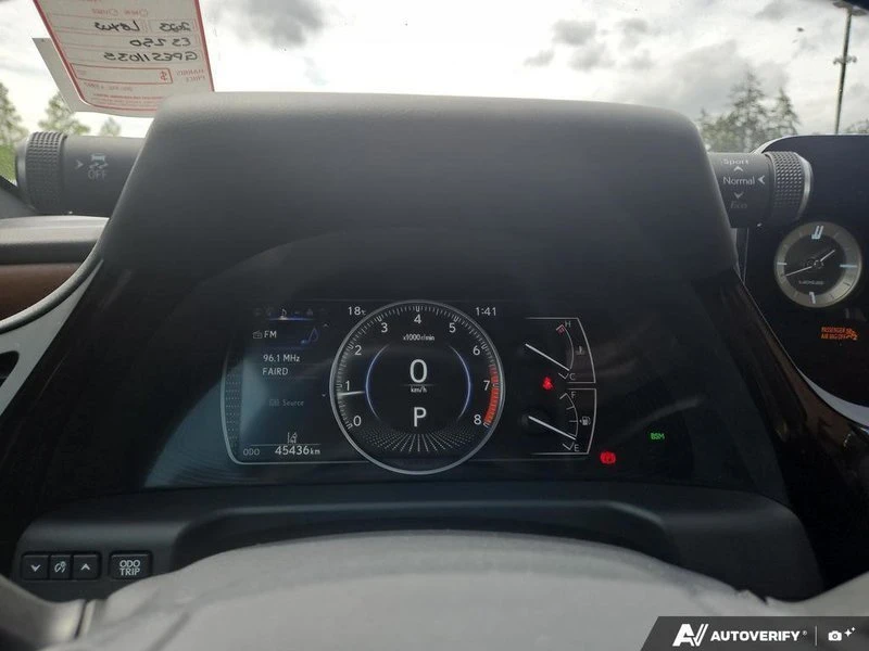 2023 Lexus ES 7th Gen - Image 10 of 19