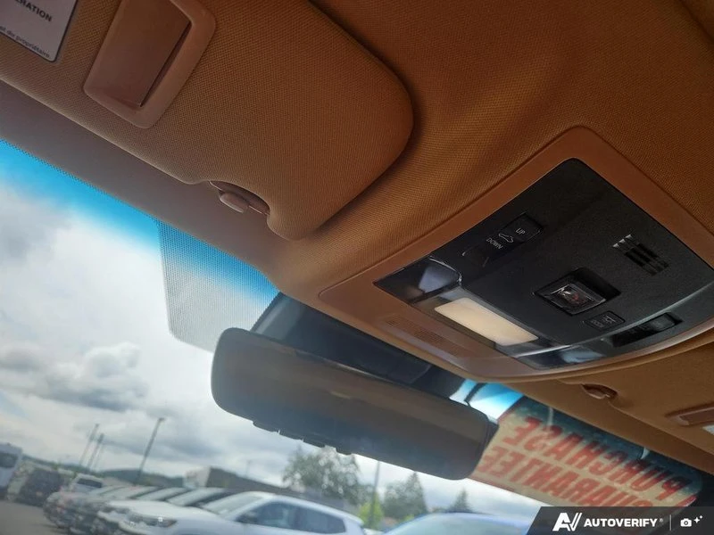 2023 Lexus ES 7th Gen - Image 15 of 19