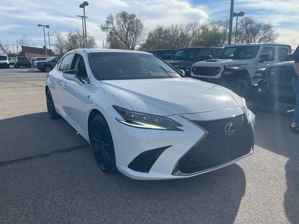 2023 Lexus ES 7th Gen - Image 2 of 3