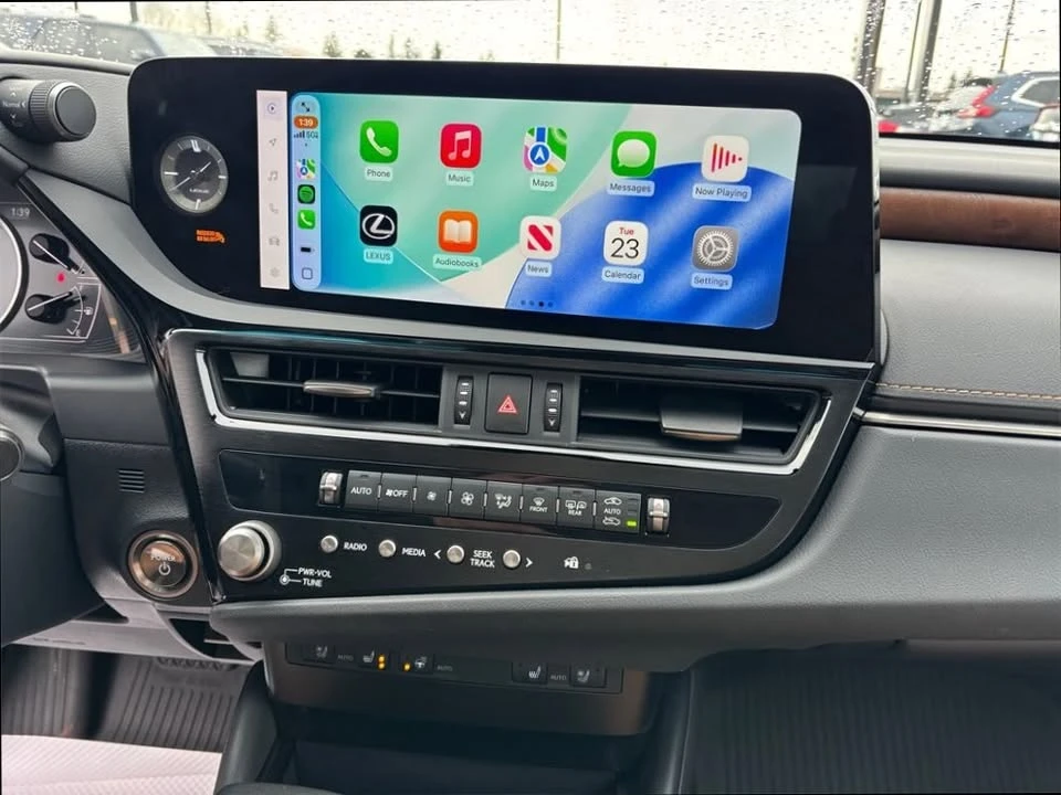 2023 Lexus ES 7th Gen - Image 16 of 19