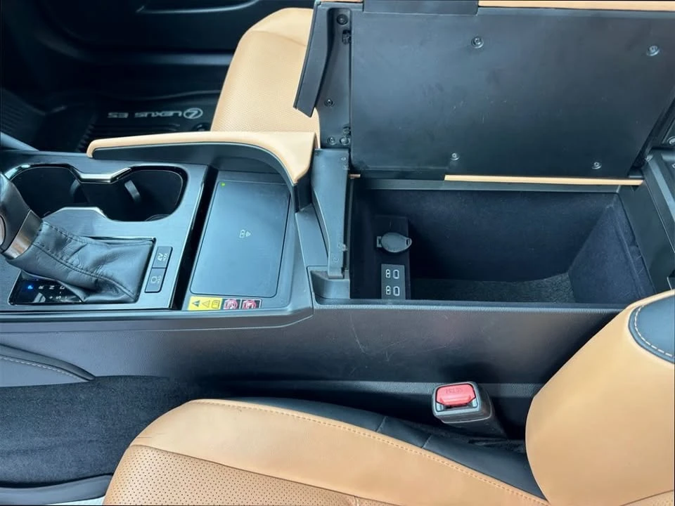2023 Lexus ES 7th Gen - Image 14 of 19