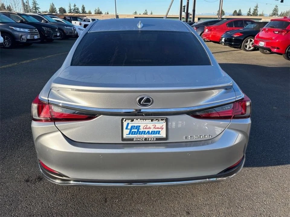 2023 Lexus ES 7th Gen - Image 6 of 19
