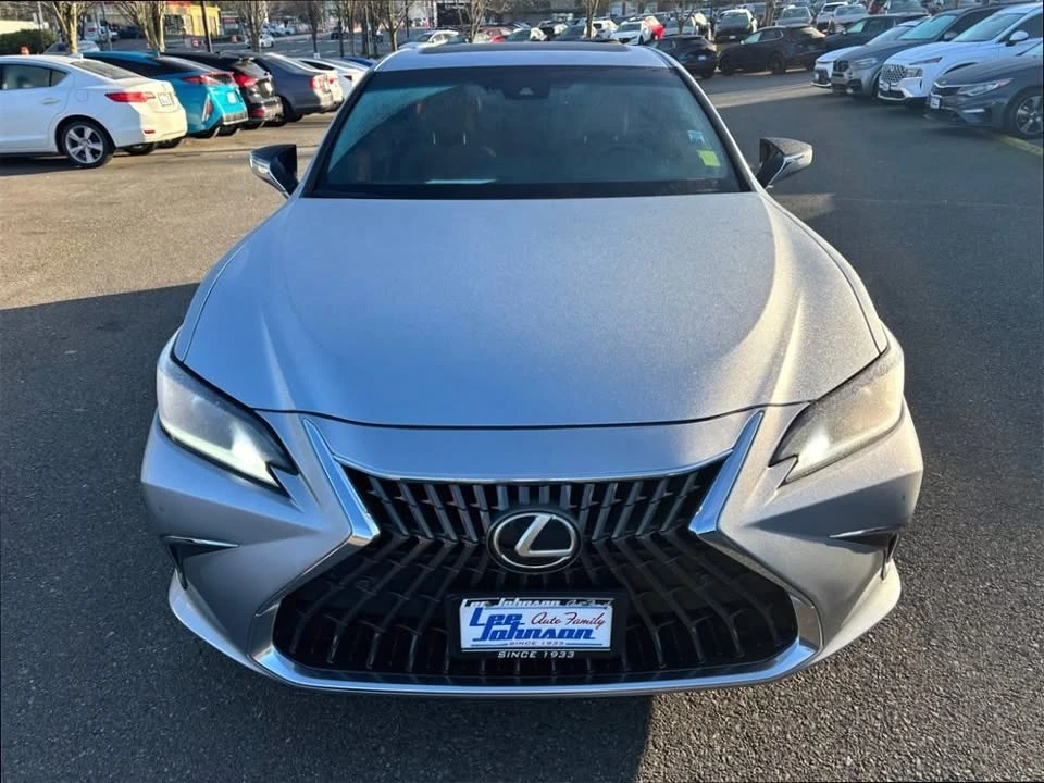 2023 Lexus ES 7th Gen - Image 2 of 19