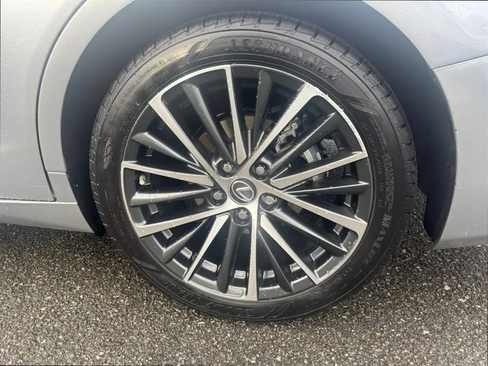 2023 Lexus ES 7th Gen - Image 8 of 19