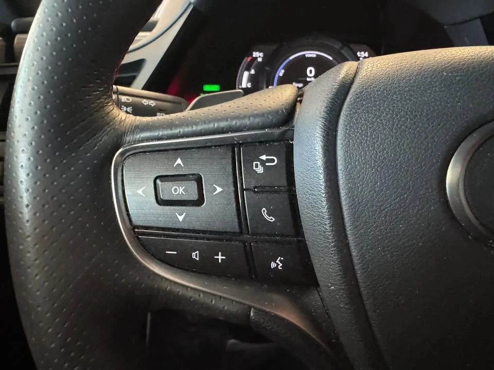 2023 Lexus ES 7th Gen - Image 12 of 17