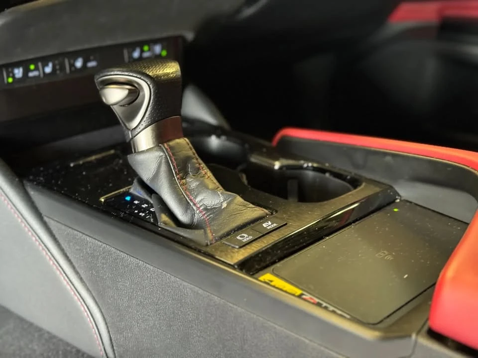 2023 Lexus ES 7th Gen - Image 16 of 17
