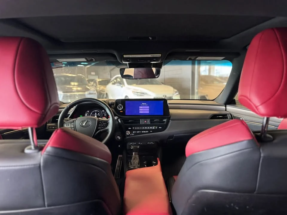 2023 Lexus ES 7th Gen - Image 14 of 17