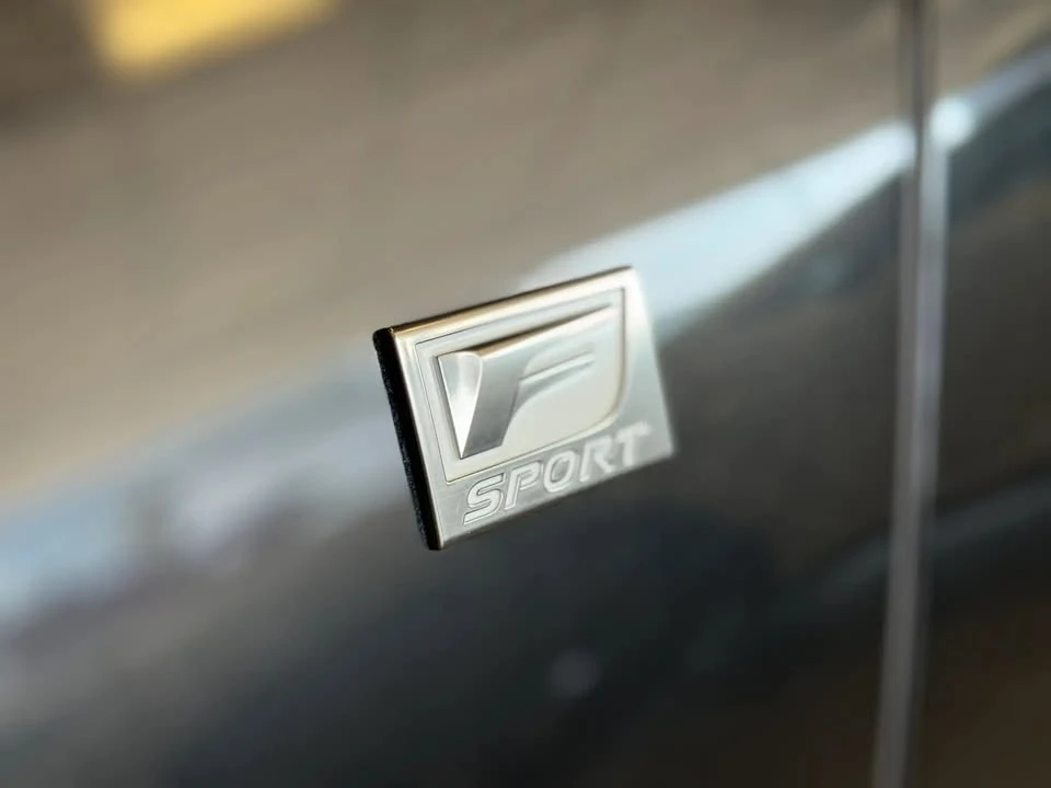 2023 Lexus ES 7th Gen - Image 5 of 17