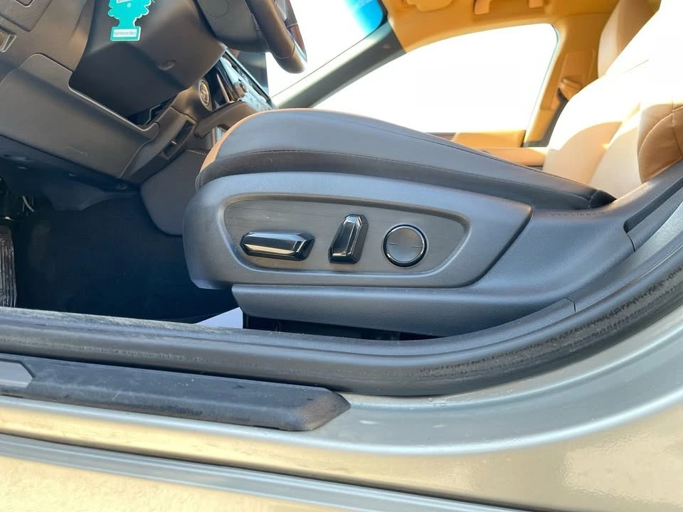 2023 Lexus ES 7th Gen - Image 19 of 19