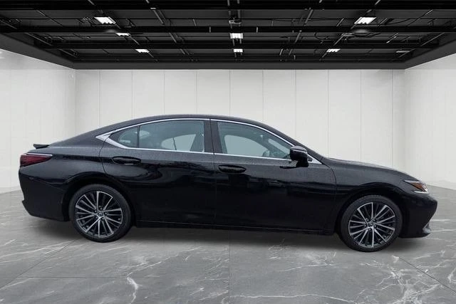 2023 Lexus ES 7th Gen - Image 6 of 18