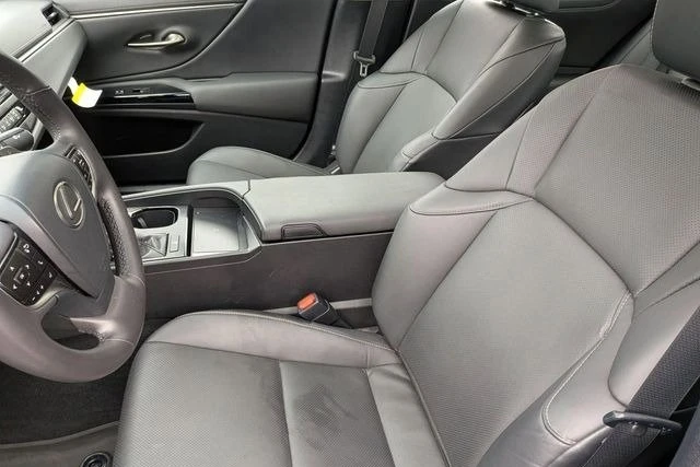 2023 Lexus ES 7th Gen - Image 12 of 18