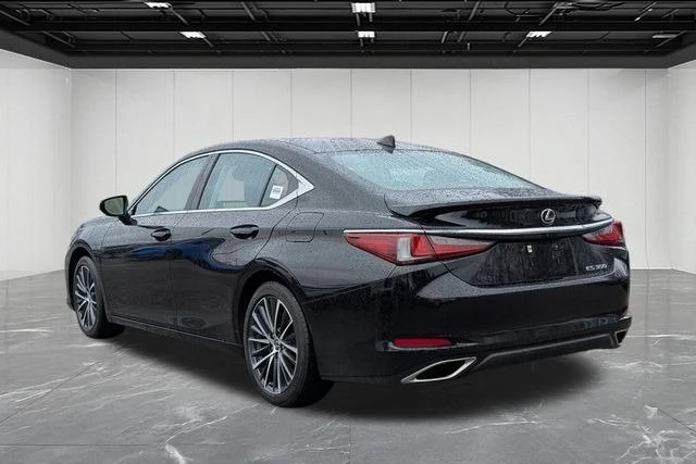 2023 Lexus ES 7th Gen - Image 3 of 18